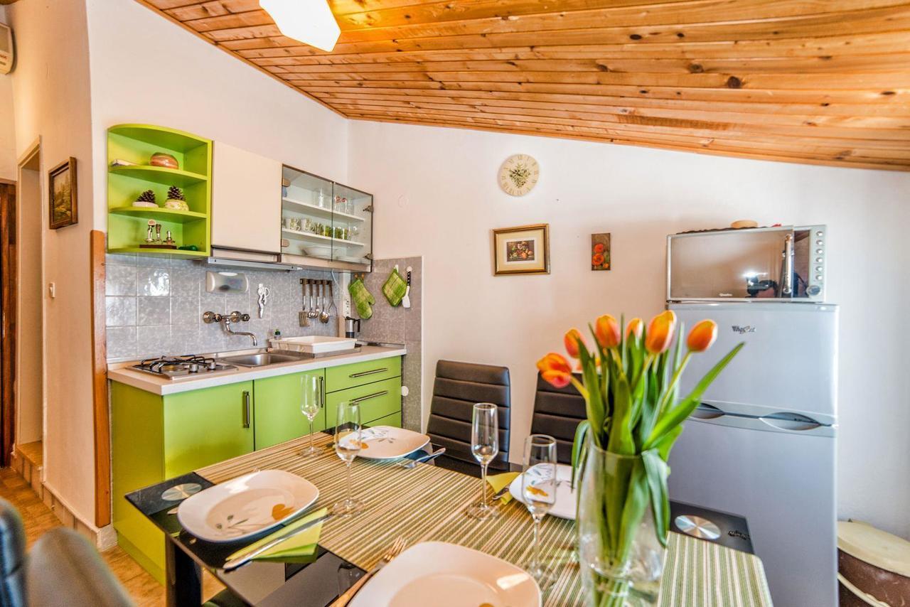 Apartments And Rooms Ana Pomer 217 Exterior foto