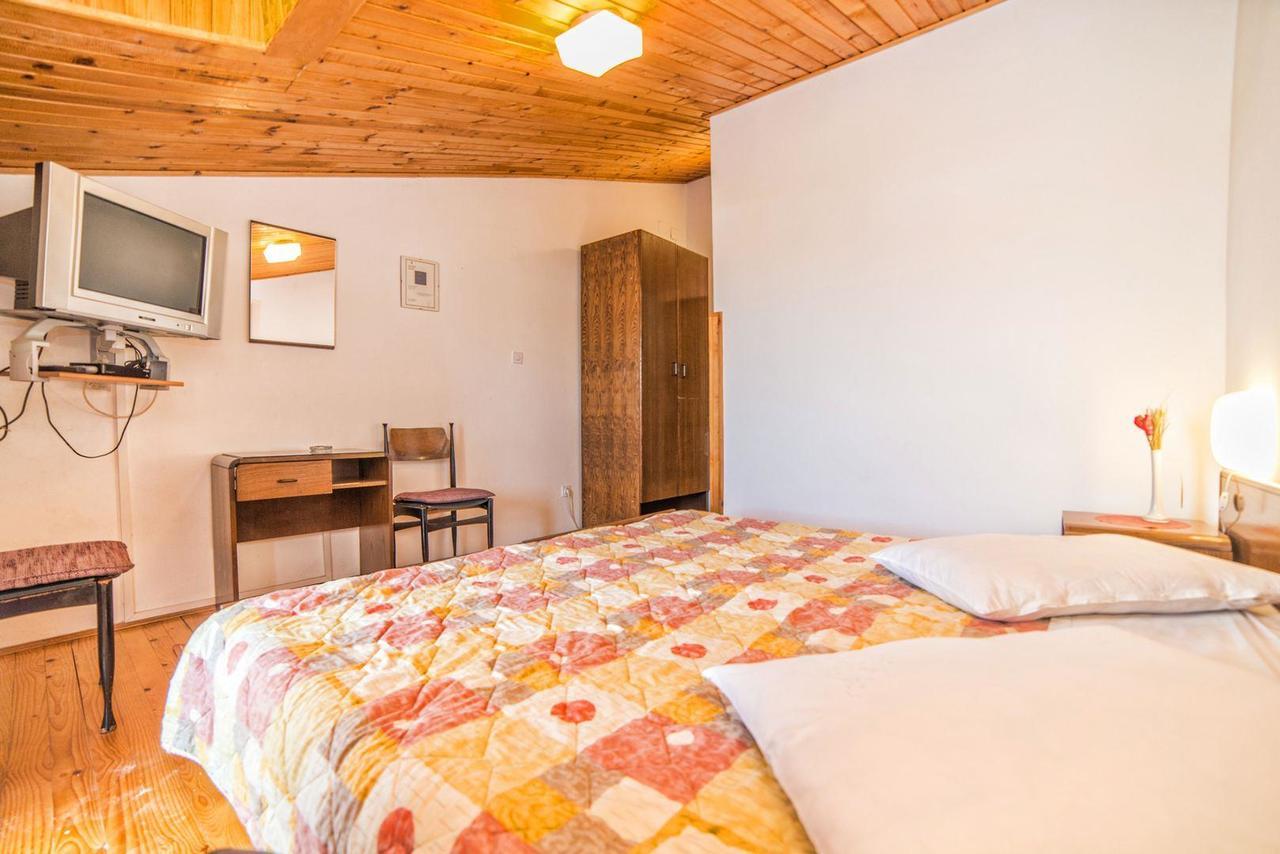 Apartments And Rooms Ana Pomer 217 Exterior foto